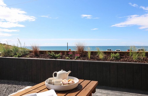 Eype Cottage | Cabin ∙ 2 bedrooms ∙ 4 guests