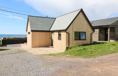 Eype Cottage | Cabin ∙ 2 bedrooms ∙ 4 guests