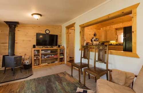 Bayfield Cabin | Cabin ∙ 2 bedrooms ∙ 4 guests