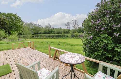 Findern Cottage | Cabin ∙ 2 bedrooms ∙ 5 guests