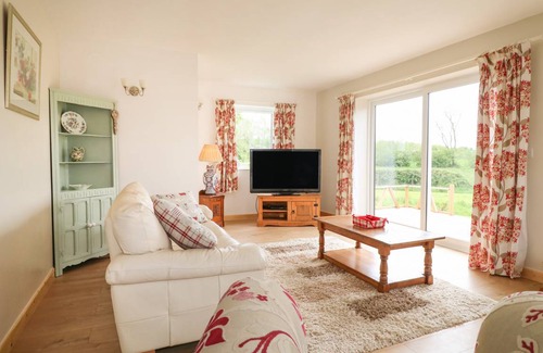 Findern Cottage | Cabin ∙ 2 bedrooms ∙ 5 guests