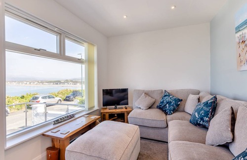 Borth Cottage | Cabin ∙ 2 bedrooms ∙ 5 guests