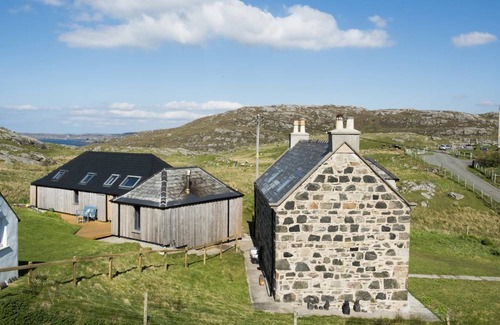 Ardroil Cottage | Cabin ∙ 2 bedrooms ∙ 5 guests