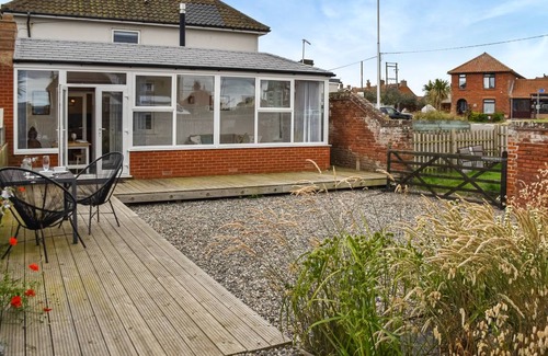 Bacton Cottage | Cabin ∙ 2 bedrooms ∙ 6 guests