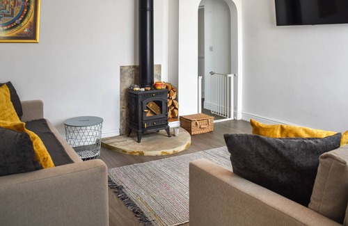 Bacton Cottage | Cabin ∙ 2 bedrooms ∙ 6 guests
