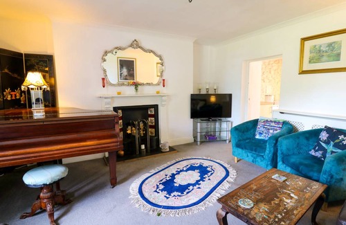 Llansantffraed Cottage | Cabin ∙ 2 bedrooms ∙ 6 guests