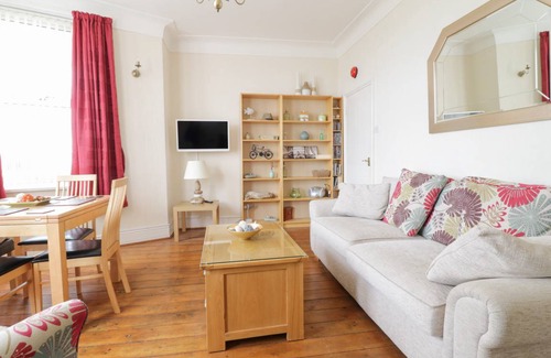 Tywyn Cottage | Cabin ∙ 2 bedrooms ∙ 6 guests