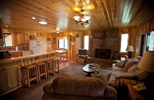 Greer Cabin | Cabin ∙ 2 bedrooms ∙ 6 guests