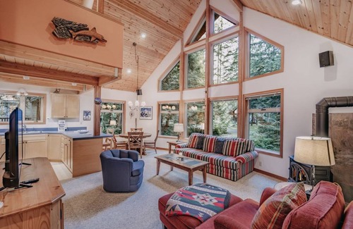 Glacier Cabin | Cabin ∙ 2 bedrooms ∙ 6 guests