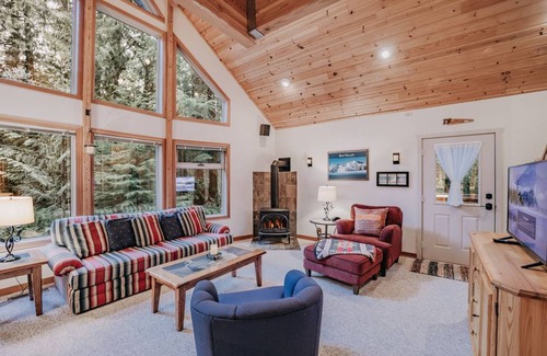 Glacier Cabin | Cabin ∙ 2 bedrooms ∙ 6 guests