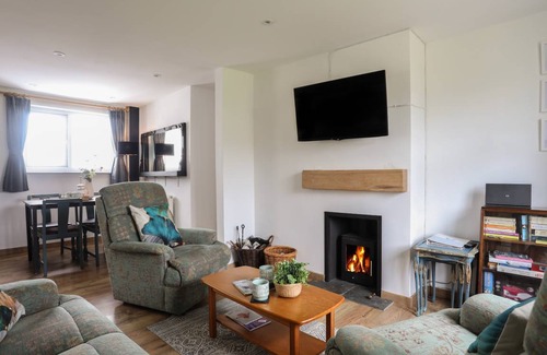 Ty Croes Cottage | Cabin ∙ 2 bedrooms ∙ 4 guests