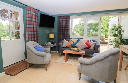 Bibury Cottage | Cabin ∙ 2 bedrooms ∙ 4 guests