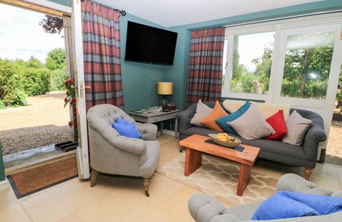 Bibury Cottage | Cabin ∙ 2 bedrooms ∙ 4 guests
