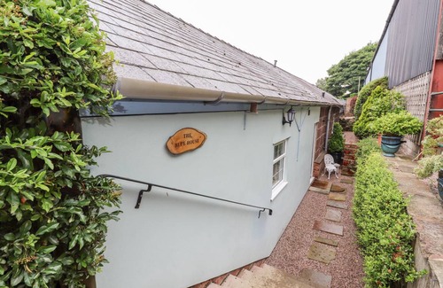 Malpas Cottage | Cabin ∙ 2 bedrooms ∙ 4 guests