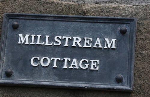 Castleton Cottage | Cabin ∙ 2 bedrooms ∙ 4 guests