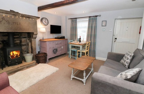 Castleton Cottage | Cabin ∙ 2 bedrooms ∙ 4 guests