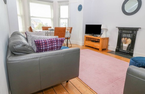 Criccieth Cottage | Cabin ∙ 2 bedrooms ∙ 4 guests