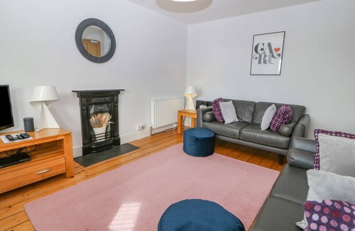 Criccieth Cottage | Cabin ∙ 2 bedrooms ∙ 4 guests
