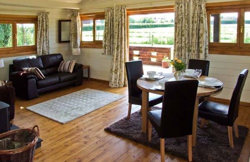 Pershore Cottage | Cabin ∙ 2 bedrooms ∙ 2 guests