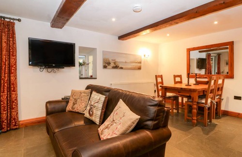 Porthmadog Cottage | Cabin ∙ 2 bedrooms ∙ 4 guests