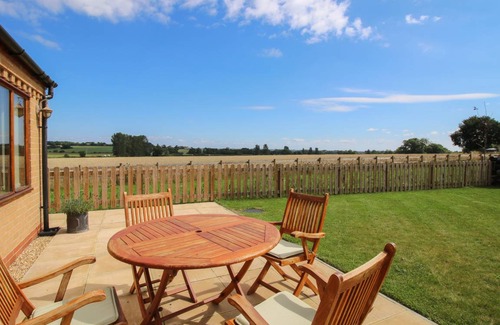 Ellenhall Cottage | Cabin ∙ 2 bedrooms ∙ 4 guests
