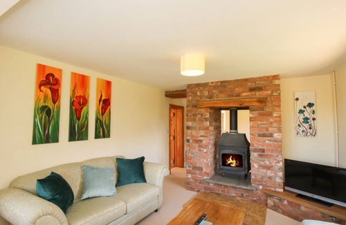 Ellenhall Cottage | Cabin ∙ 2 bedrooms ∙ 4 guests