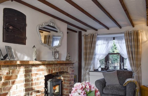 Geldeston Cottage | Cabin ∙ 2 bedrooms ∙ 4 guests