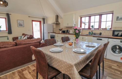 Muston Cottage | Cabin ∙ 2 bedrooms ∙ 5 guests