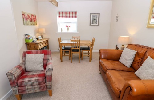 Hollington Cottage | Cabin ∙ 2 bedrooms ∙ 4 guests