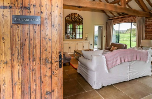Moreton Cottage | Cabin ∙ 2 bedrooms ∙ 4 guests