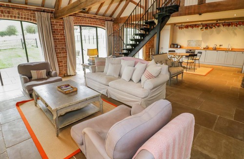 Moreton Cottage | Cabin ∙ 2 bedrooms ∙ 4 guests