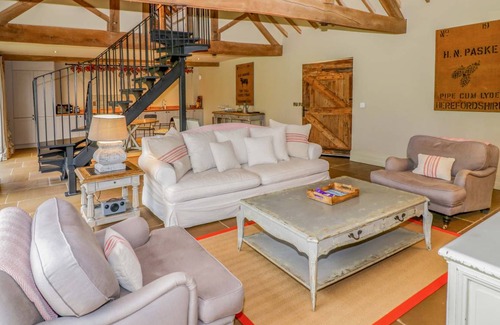 Moreton Cottage | Cabin ∙ 2 bedrooms ∙ 4 guests
