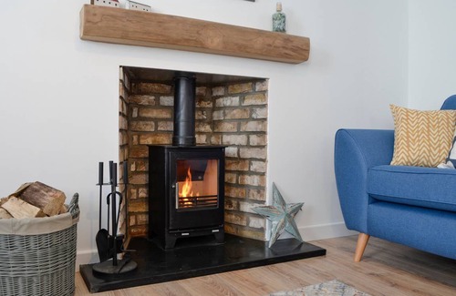 Johnshaven Cottage | Cabin ∙ 2 bedrooms ∙ 4 guests