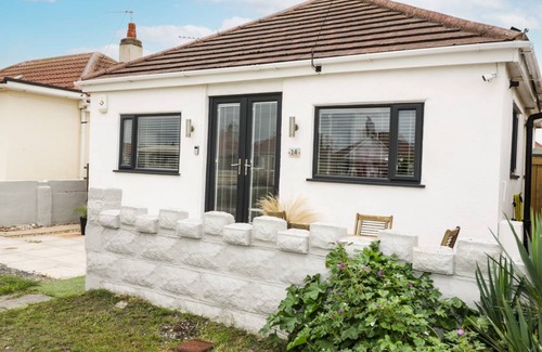 Kinmel Bay Cottage | Cabin ∙ 2 bedrooms ∙ 4 guests