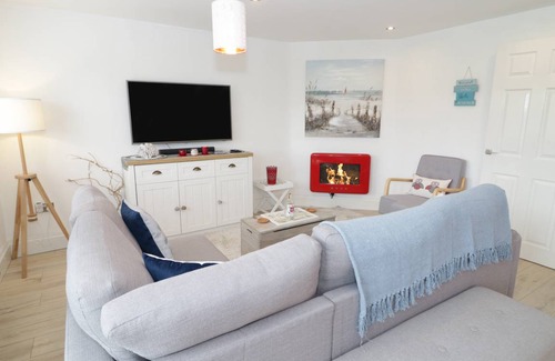 Kinmel Bay Cottage | Cabin ∙ 2 bedrooms ∙ 4 guests