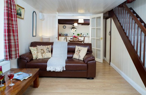Laugharne Cottage | Cabin ∙ 2 bedrooms ∙ 4 guests