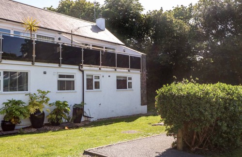 Llanbedrog Cottage | Cabin ∙ 2 bedrooms ∙ 4 guests