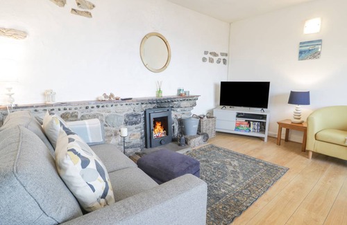 Llanddona Cottage | Cabin ∙ 2 bedrooms ∙ 4 guests