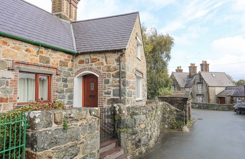 Llandwrog Cottage | Cabin ∙ 2 bedrooms ∙ 4 guests