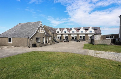 Llanengan Cottage | Cabin ∙ 2 bedrooms ∙ 4 guests