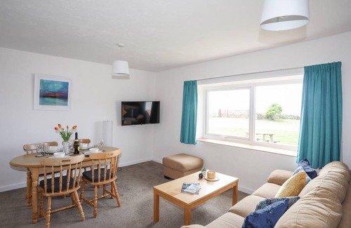 Llanengan Cottage | Cabin ∙ 2 bedrooms ∙ 4 guests