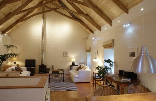 Kingsbridge Cottage | Cabin ∙ 2 bedrooms ∙ 4 guests