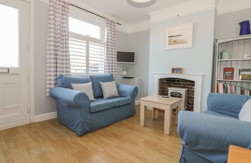 Lowestoft Cottage | Cabin ∙ 2 bedrooms ∙ 4 guests