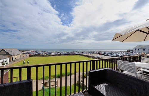 Lyme Regis Cottage | Cabin ∙ 2 bedrooms ∙ 2 guests