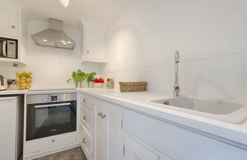 Lympstone Cottage | Cabin ∙ 2 bedrooms ∙ 4 guests