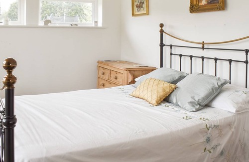 Maresfield Cottage | Cabin ∙ 2 bedrooms ∙ 4 guests