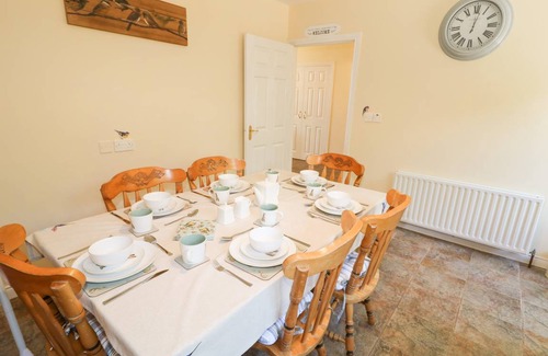 Magherafelt Cottage | Cabin ∙ 2 bedrooms ∙ 5 guests