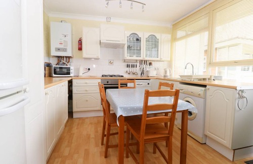 Mundesley Cottage | Cabin ∙ 2 bedrooms ∙ 4 guests