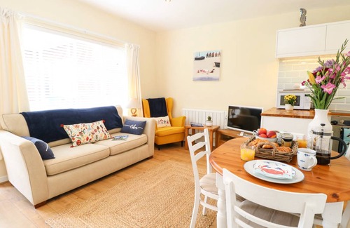 Mundesley Cottage | Cabin ∙ 2 bedrooms ∙ 4 guests