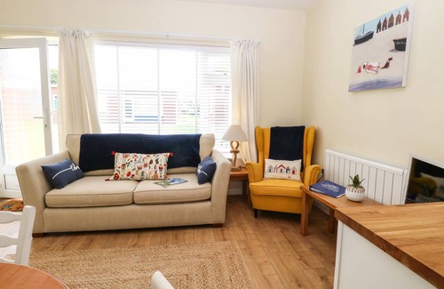 Mundesley Cottage | Cabin ∙ 2 bedrooms ∙ 4 guests